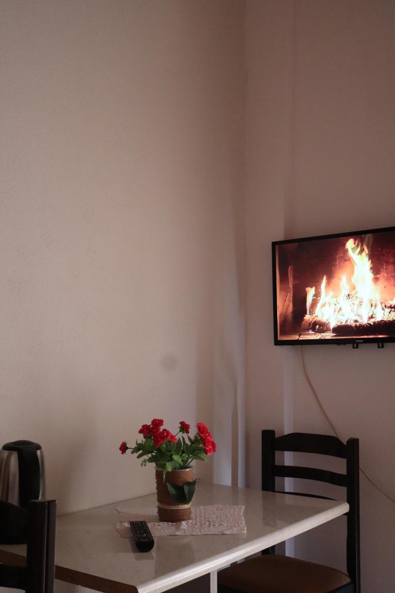 Hotel Bujtina Anlu Nepravishte Esterno foto