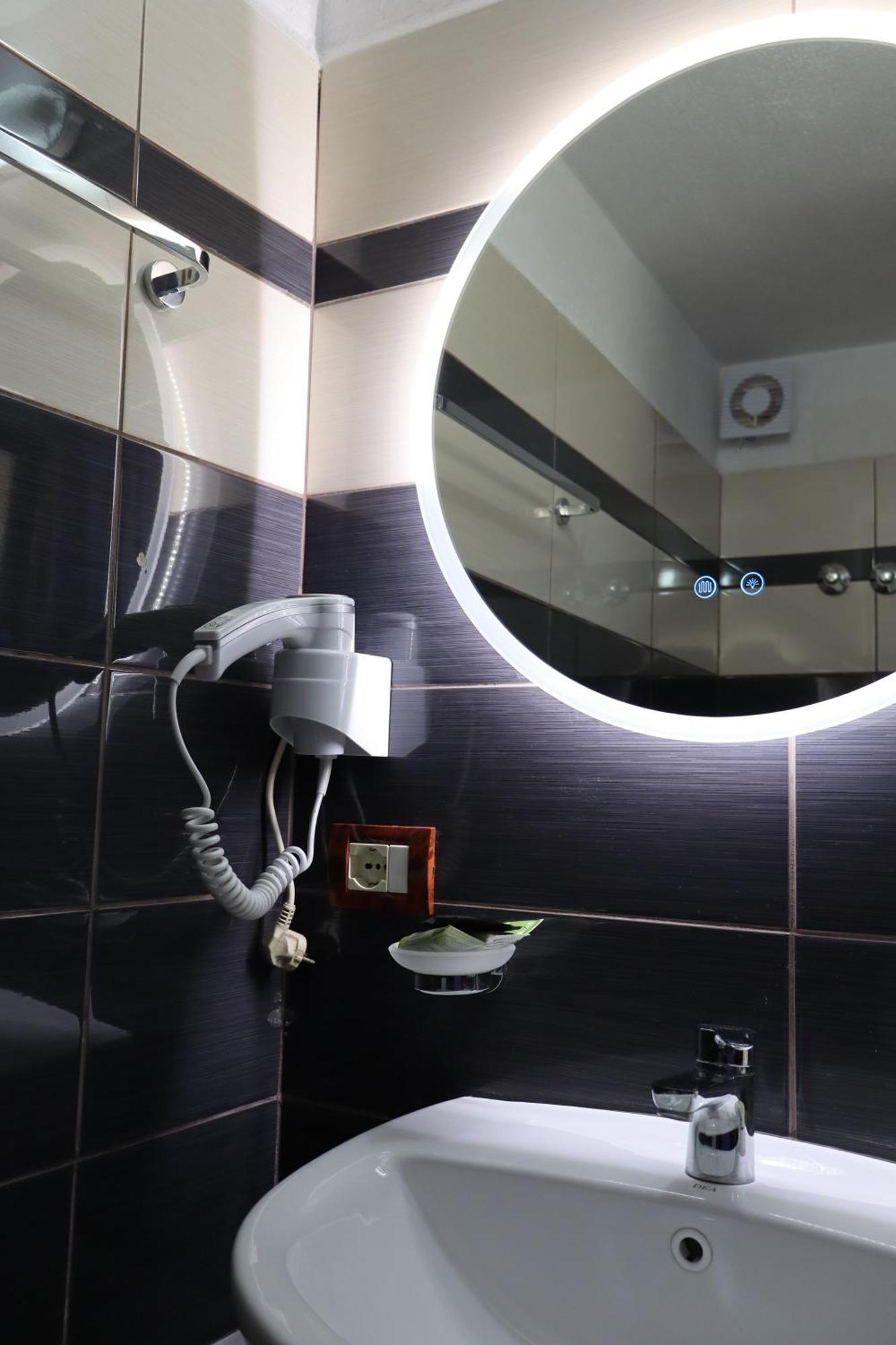 Hotel Bujtina Anlu Nepravishte Esterno foto